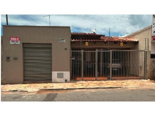 Casa - parte velha - trindade/go