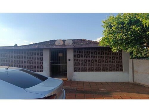 Casa - centro - itambaracá/pr
