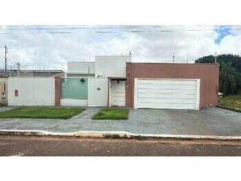 -02 132 0 Casa na Morada do Sol, Canarna MT Rua Erechim 262,5 m² 1º