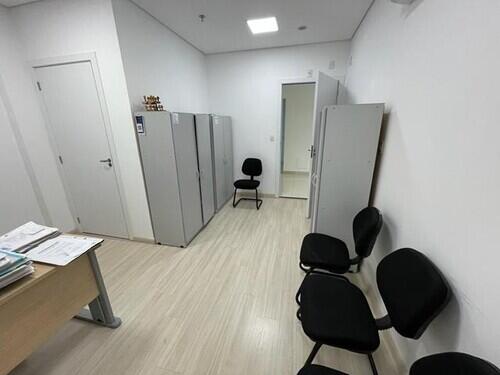 Sala comercial locada na vila silvéria, araxá mg