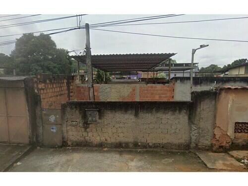 Casa ocupada com 89,26m² de área construída
