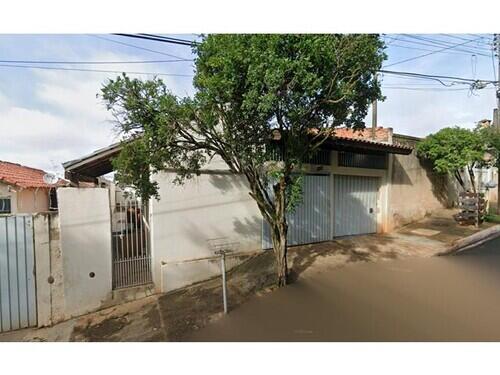 Casa ocupada com 48,16 m² de área construída