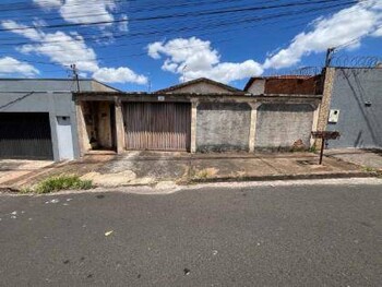 Casa em Maria Rezende, Uberlândia, MG