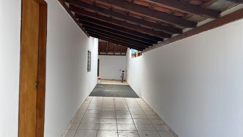 Casa com 3 quartos na Vila Pernambuco (foto 2 de 25)