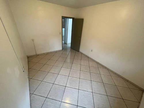 Casa com 3 quartos no Juscelino Kubitschek (foto 36 de 40)