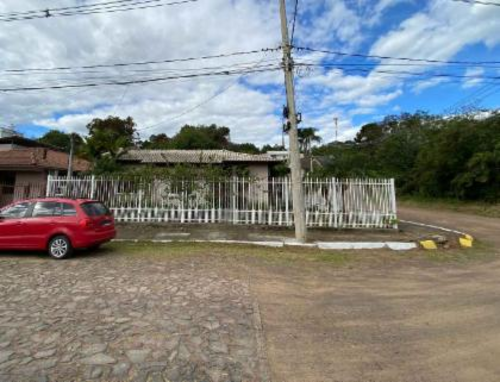 Casa no Morro Do Leôncio (foto 2 de 6)