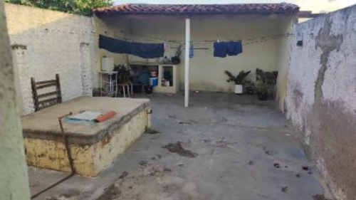 Casa com 2 quartos no Centro (foto 10 de 10)